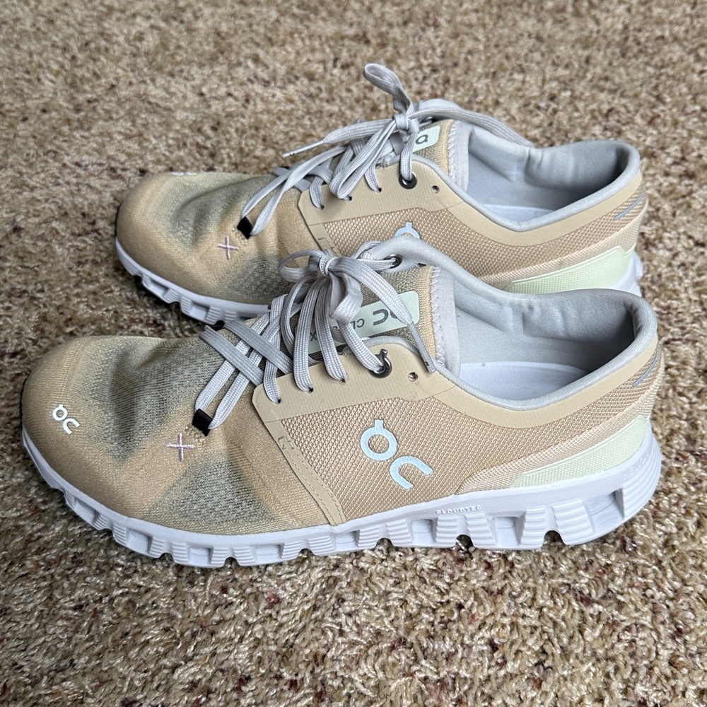 On Women's Cloud X 3 Running Shoes, Savannah/Frost, Size 9 - Picture 2 of 13